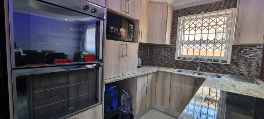 3 Bedroom Property for Sale in Rosedale Park Eastern Cape